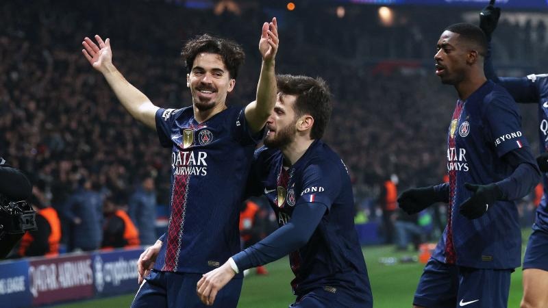 雄鹿遭哈利伯顿3+1准绝杀惜败步行者 字母哥19+17+7丢反绝杀